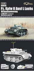 Flyhawk FH3003 1/72 Pz.Kpfw II Ausf L LUCHS w/Zusatzpanzerung Plastic Model Kit