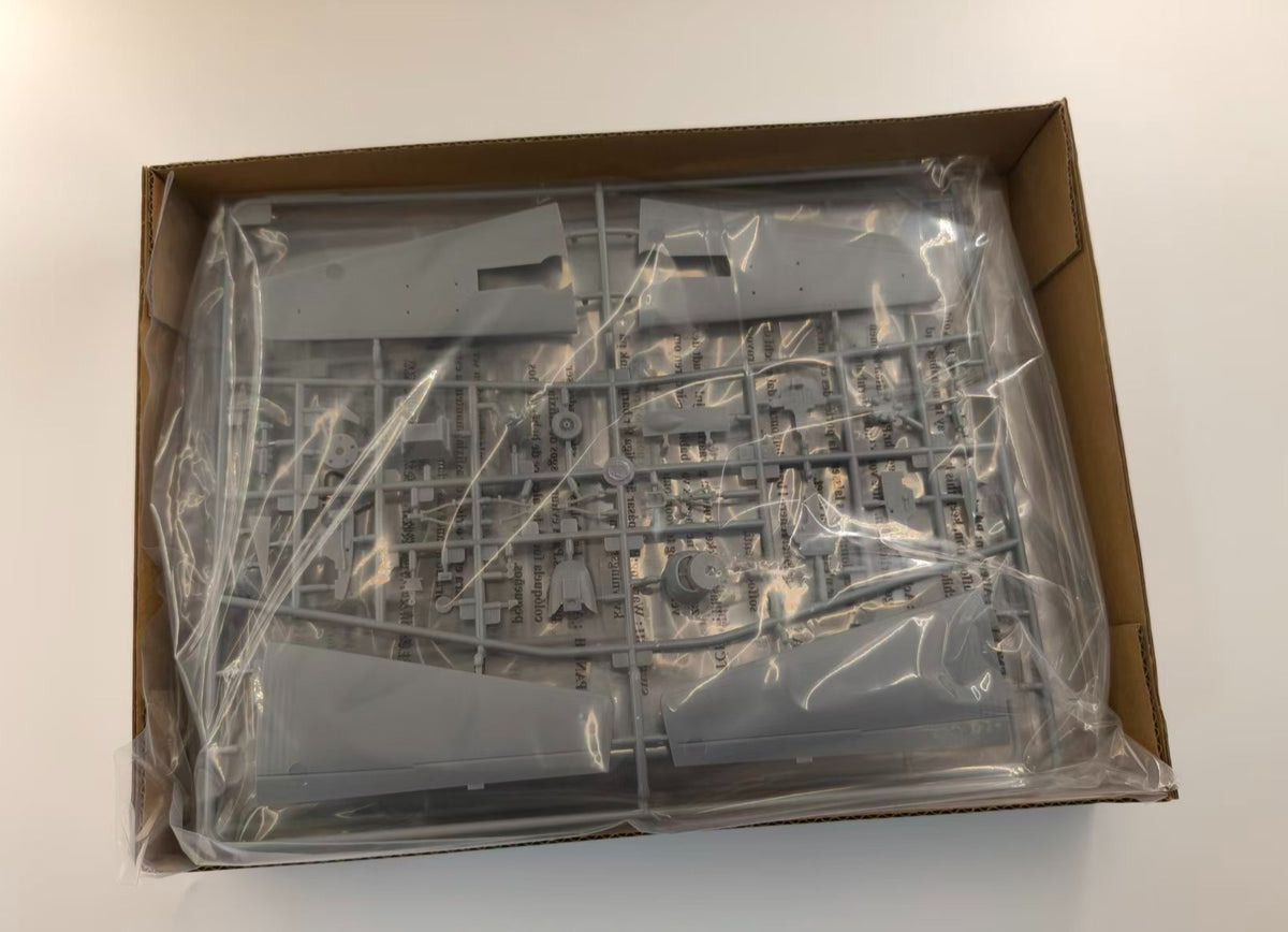 HobbyBoss 81727 Model Kit Brazilian EMB-314 Super Tucano SW (New) — detail view 4
