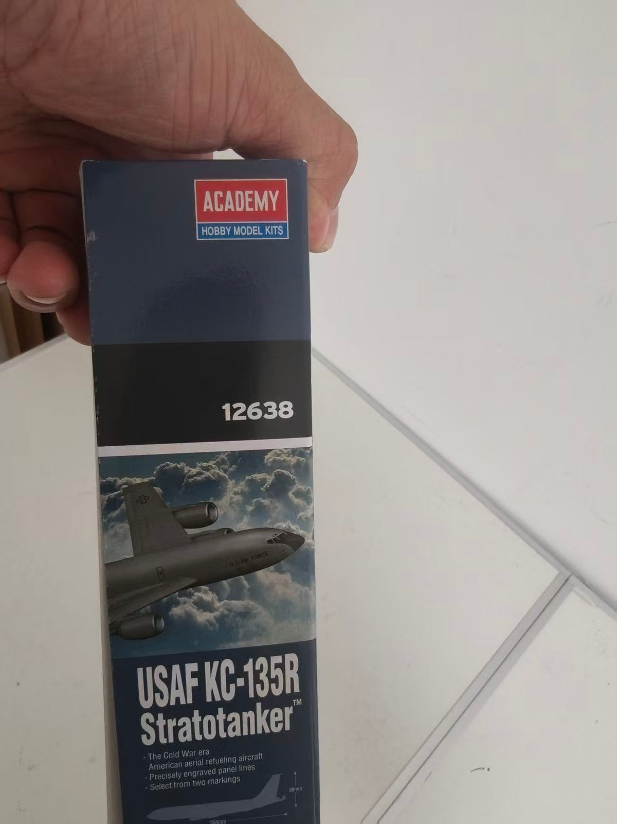 ACADEMY 12638 1/144 Scale KC-135R Stratotanker Model Kit — detail view 3