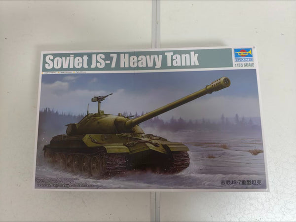 Trumpeter 1/35 05586 Soviet JS-7 Heavy Tank
