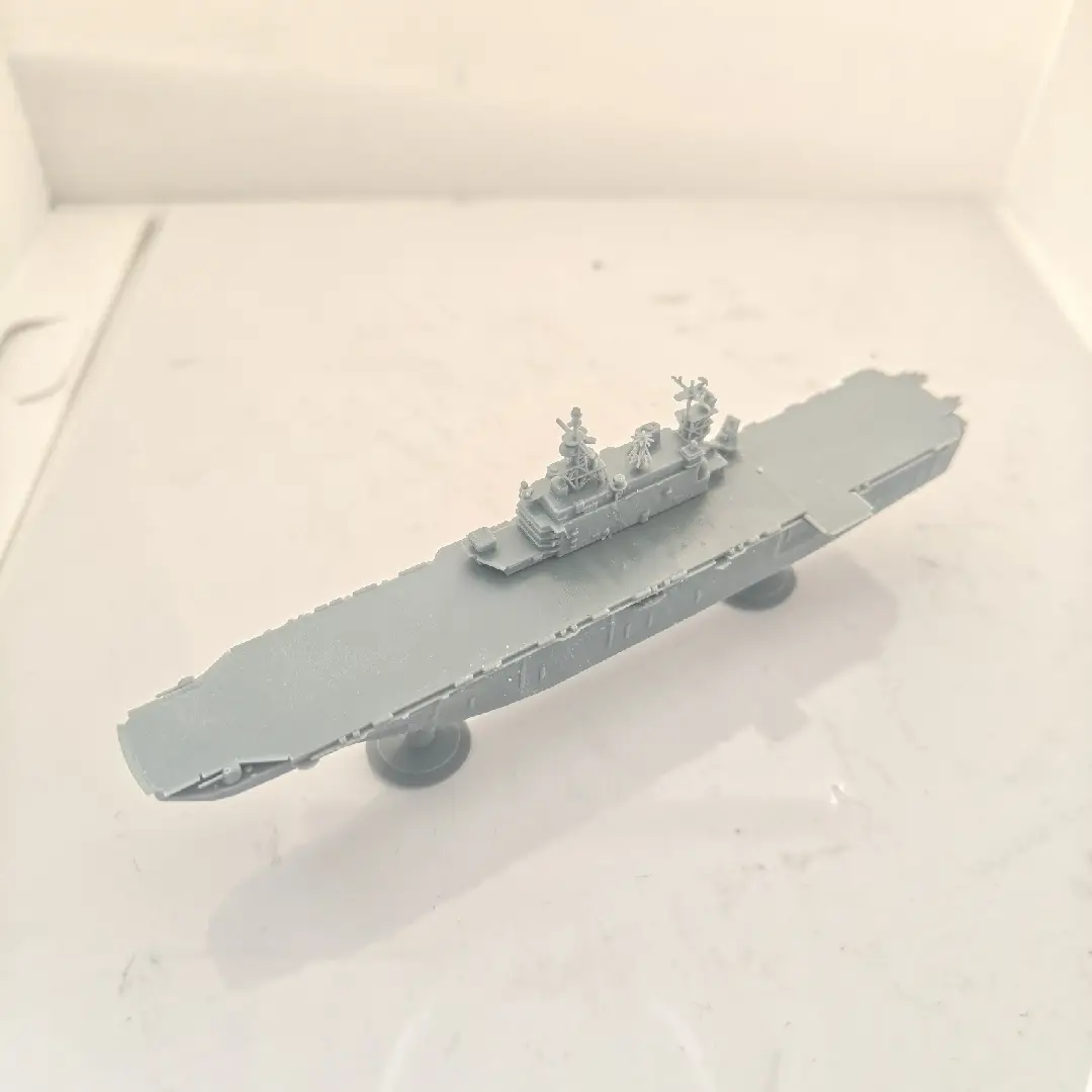SSC159 Military Model USS LHA-1 Tarawa Class Amphibious Assault Ship Water Line — detail view 7