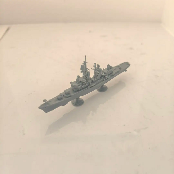 MRY-SFW SSC161 Military Model  USS DDG-40 Coontz Class Destroyer Water Line