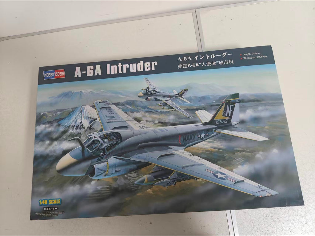 Trumpeter HOBBY BOSS 1/48 American A-6A "Intruder" Attack Aircraft 81708