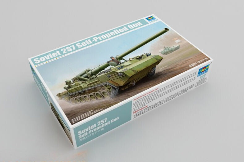 Trumpeter 1/35 05593 Soviet 2S7 Self-Propelled Gun — scale model kit