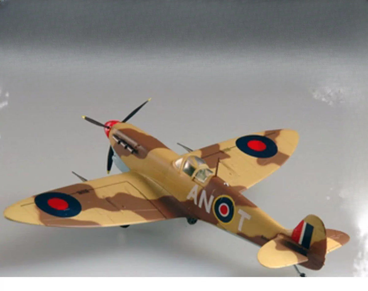 Trumpeter HOBBY BOSS 1/72 "Spitfire" MK.Vb Desert Fighter 80213 — scale model kit