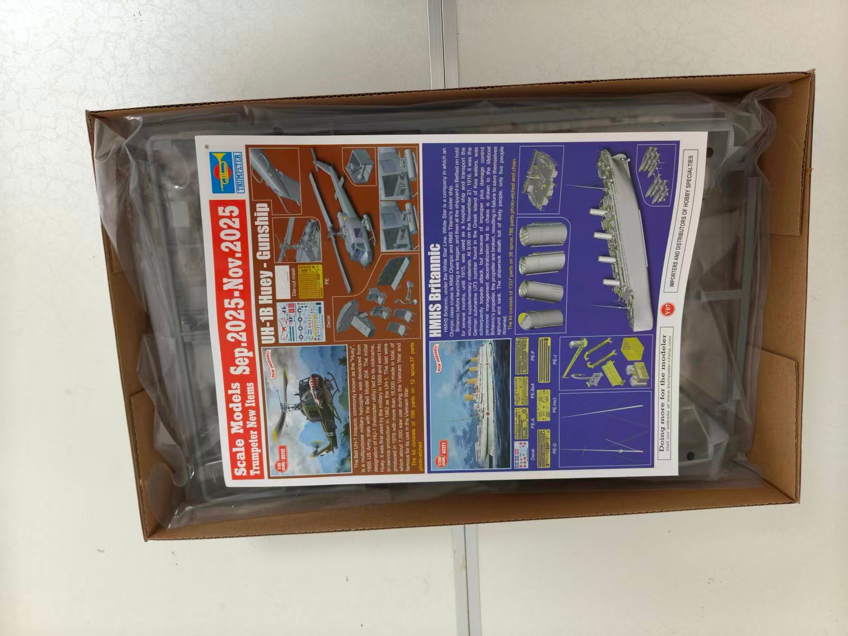 Trumpeter 05112 1/35 Scale UH-1B Huey -Gunship Military Assembly Model Kit New