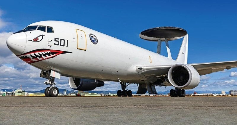 Hasegawa 10860 1/200 Scale Model Aircraft Kit JASDF Boeing E-767 AWACS