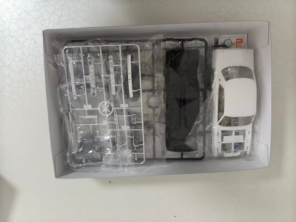 Aoshima AO-06590 1/24 SNAP CAR KPGC10 SKYLINE HT 2000GT-R 1971 White — detail view 3