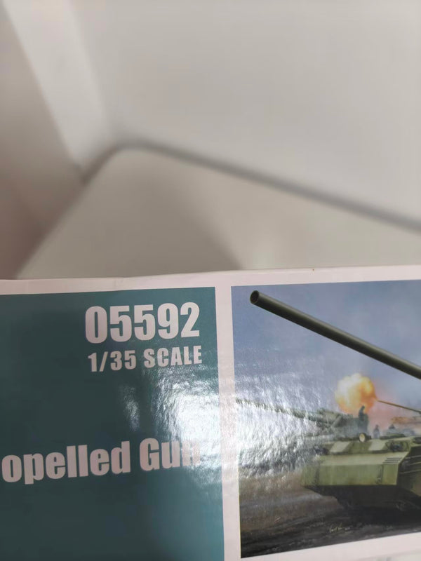Trumpeter 05592 1/35 Soviet 2S7M Self-Propelled Gun