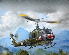 Trumpeter 05112 1/35 Scale UH-1B Huey -Gunship Military Assembly Model Kit New