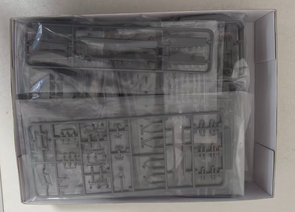 Great Wall Hobby L1013 1/144 German Me323 E-2 Giant Transporter w/Vehicles