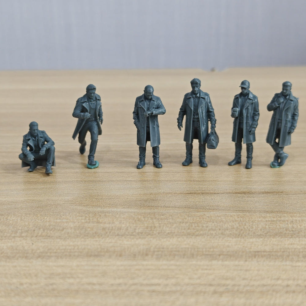 Detail view of MRY-SFW LYTR608 Modern Urban Trench Coat Style Youth Male Multi-Pose Six-Person Set Miniature Car Diorama Figures Scene Props Accessories Resin Model