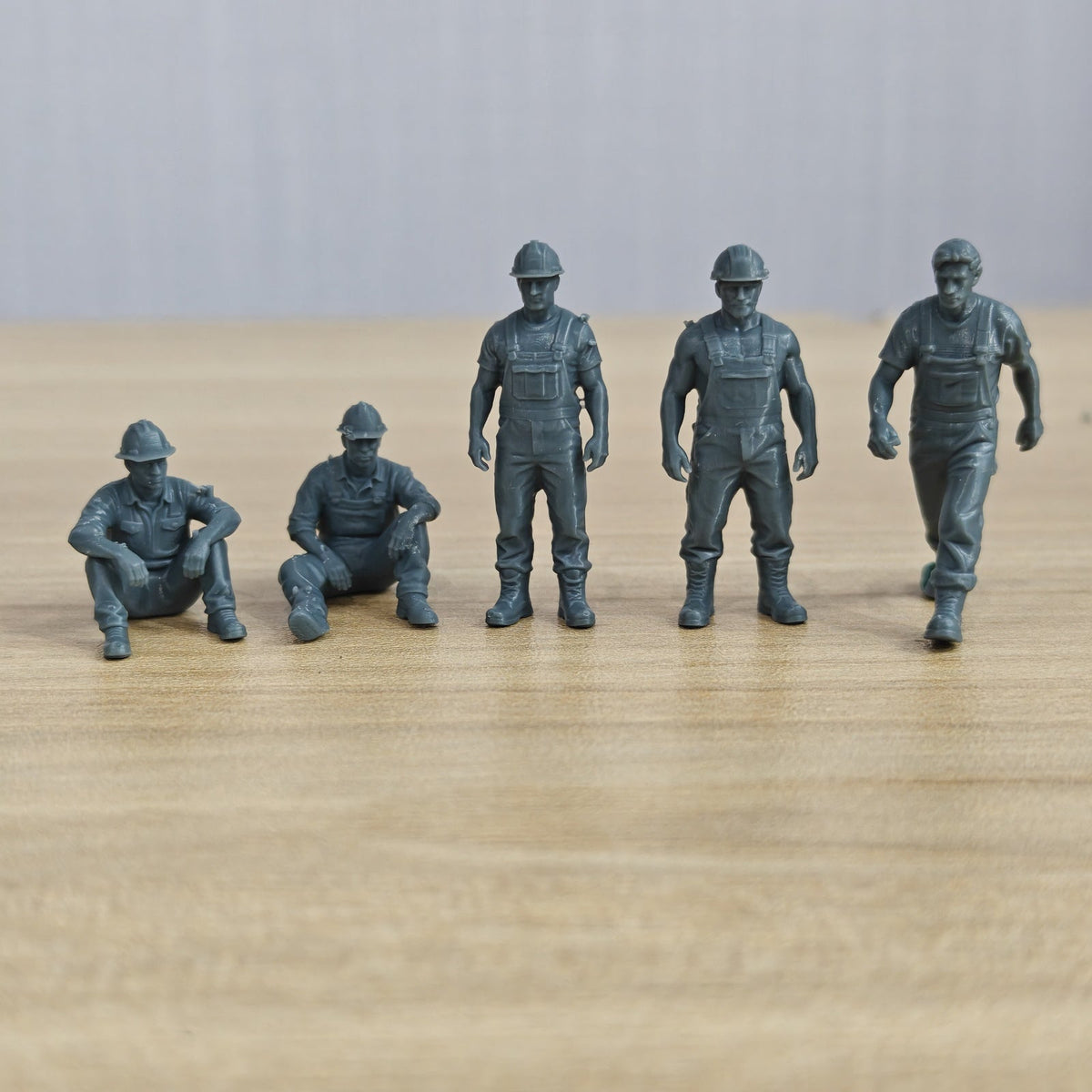 Yao's Studio LYTR305 Unpainted Worker Miniatures 5-Pack | For Diorama, Hobby Painting & Scene Props Miniatures Diorama Resin Figures 3D Printed Resin Model Kit by SSMODEL
