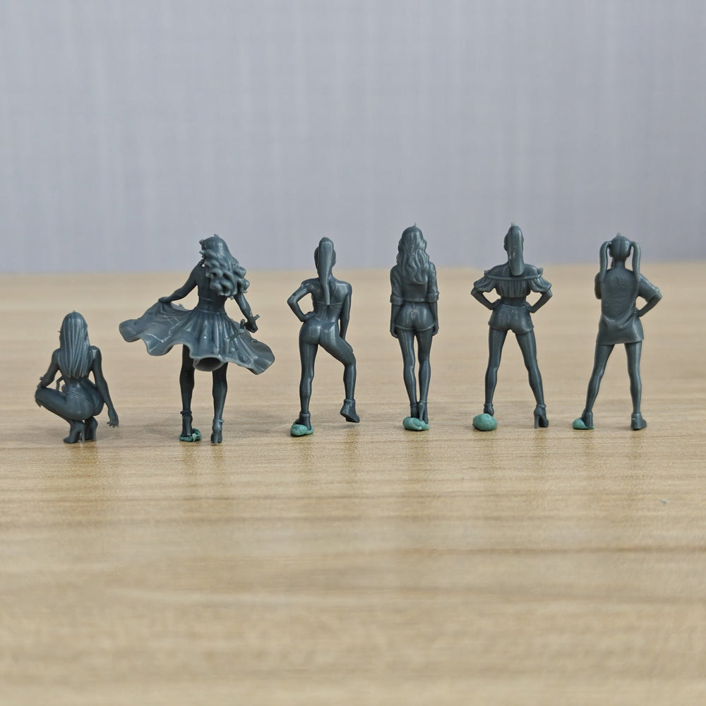 Detail view of MRY-SFW LYTR638 Modern Sexy Hot Girl Style Young Female Multi-Pose Six-Person Set Miniature Car Diorama Figures Scene Props Accessories Resin Model