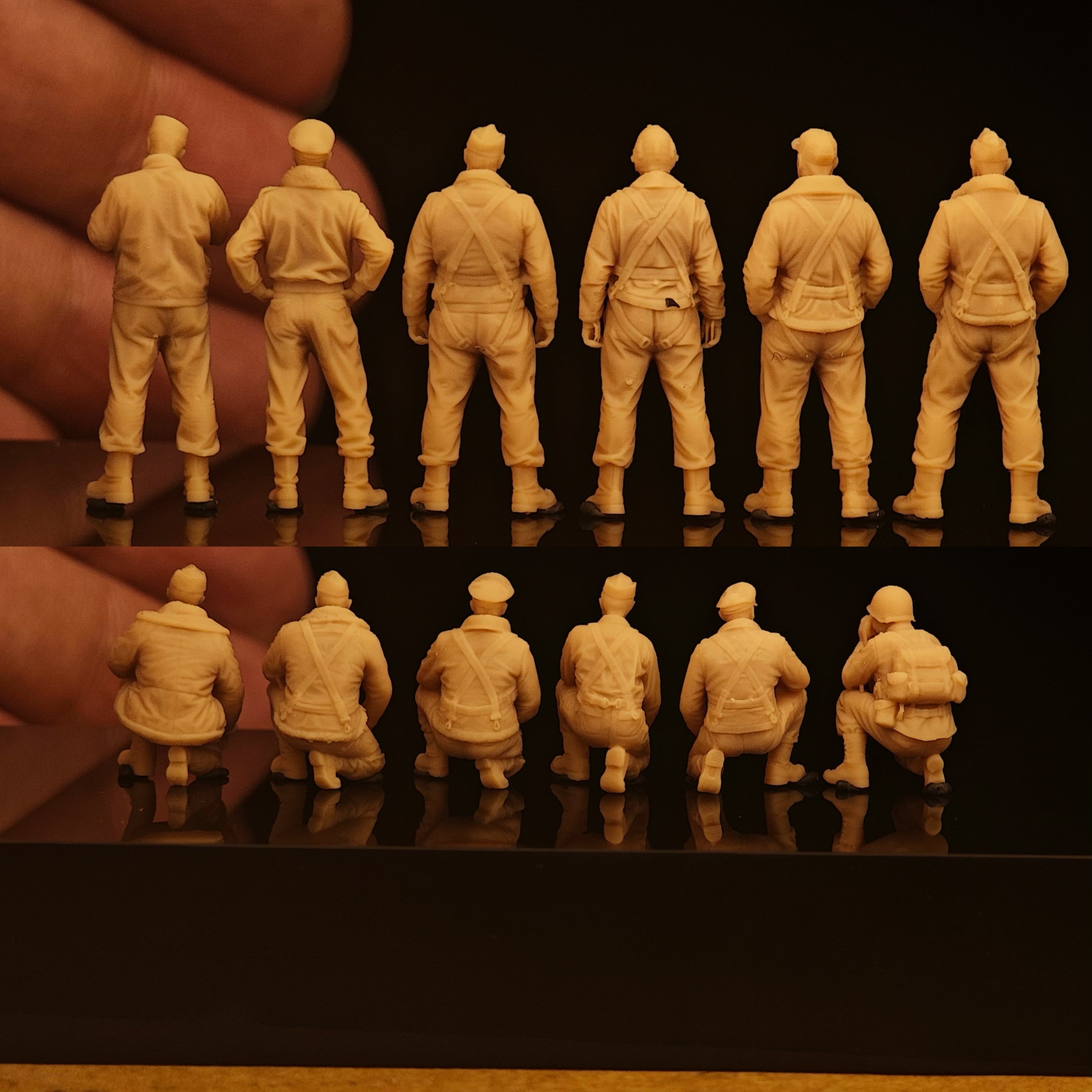White model of 12 American bomber pilots and photographers from WWII LSSNO293 1/35/48/64/72/87/100/144