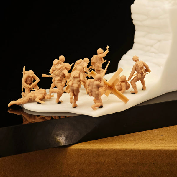 12 people in the Normandy landings during World War II  LSSNO208 1/35/48/64/72/87/100/144