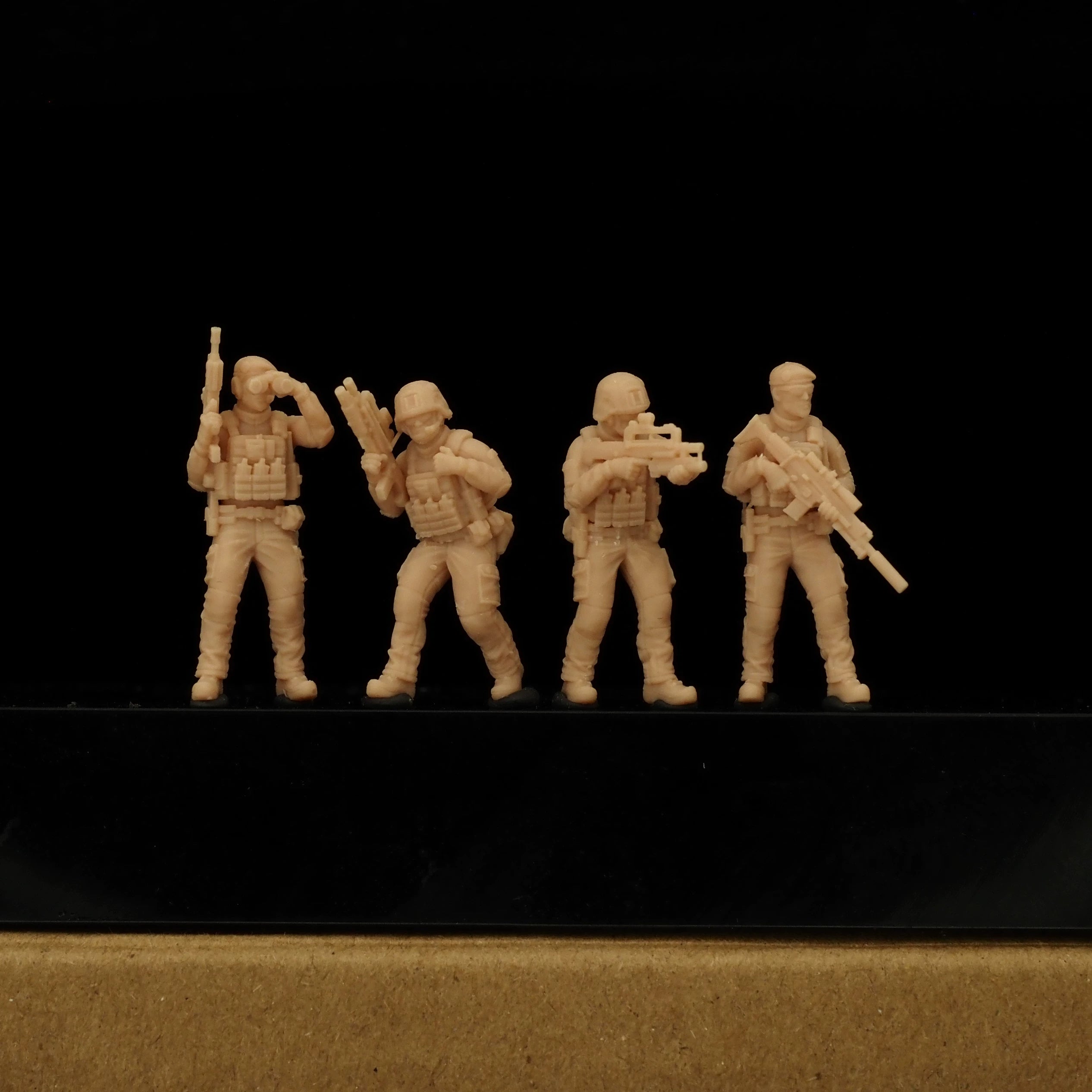 Modern French Soldier 7-Man Team  LSSNO129 1/35/48/64/72/87/100/144