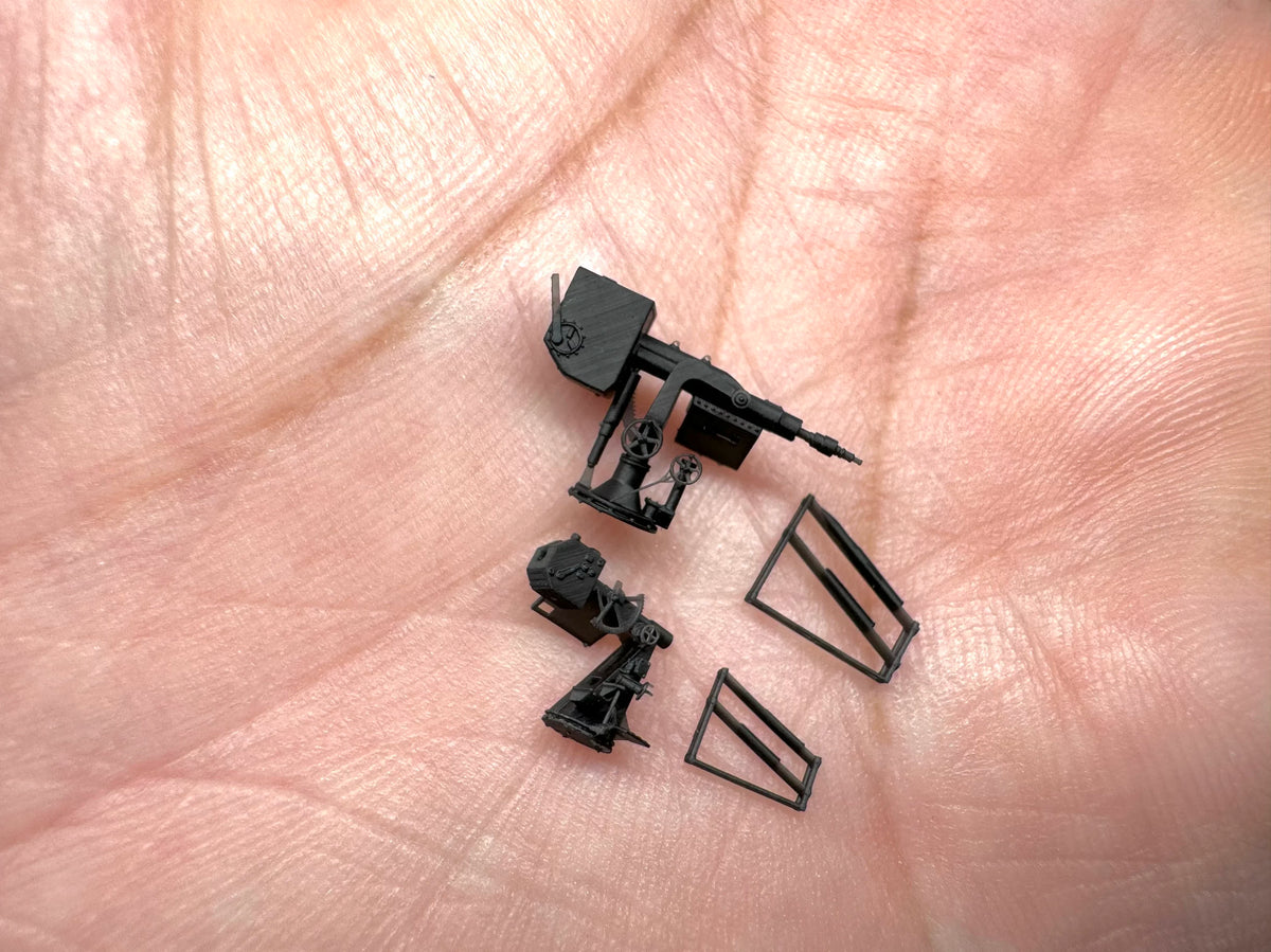 SSMODEL G350005 350 scale German 150mm 105 mm exercise gun and loading rack — detail view 6