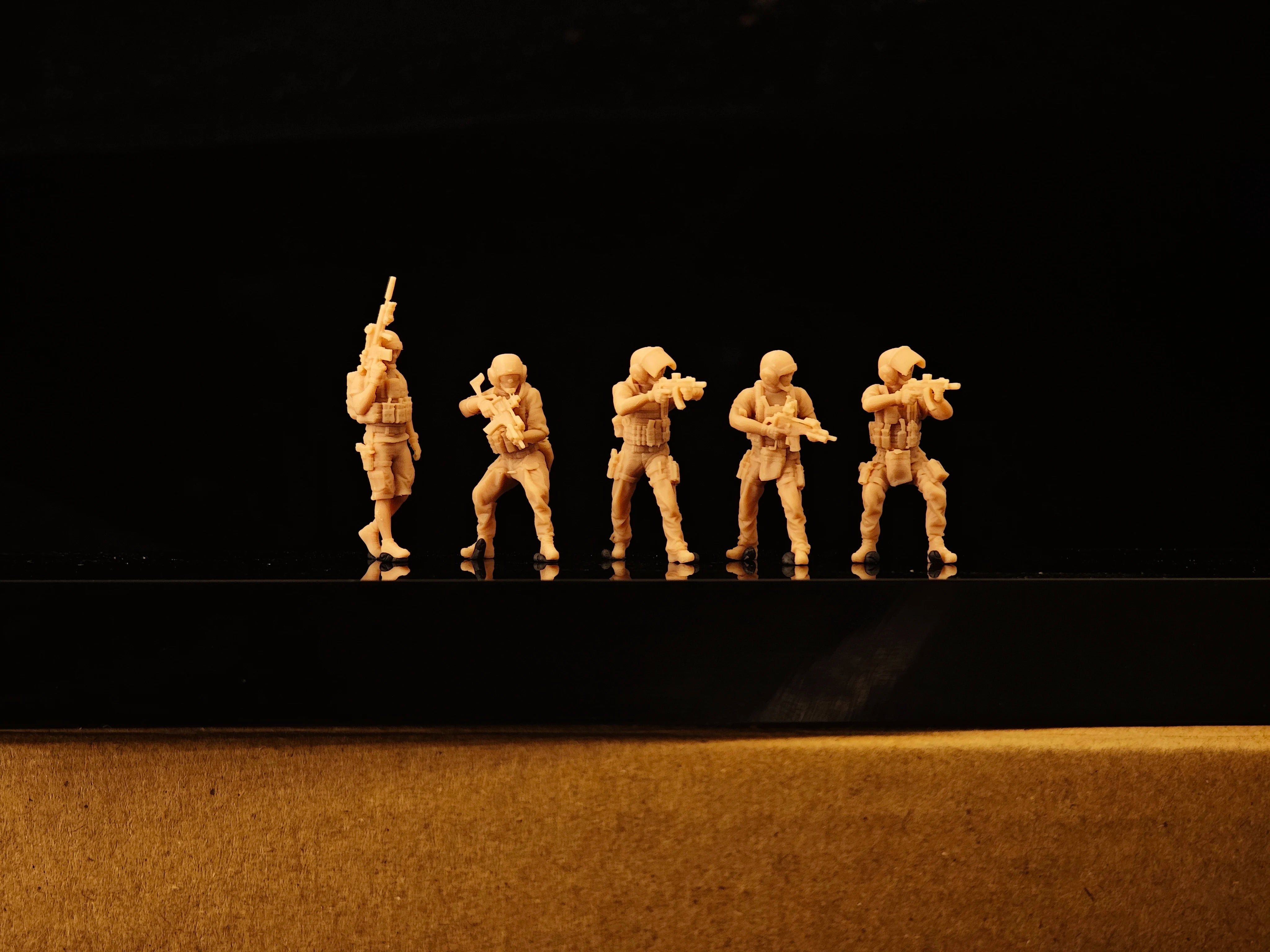 5 members of the German GSG9 special forces LSSNO247 1/35/48/64/72/87/100/144