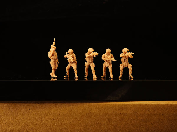 5 members of the German GSG9 special forces LSSNO247 1/35/48/64/72/87/100/144