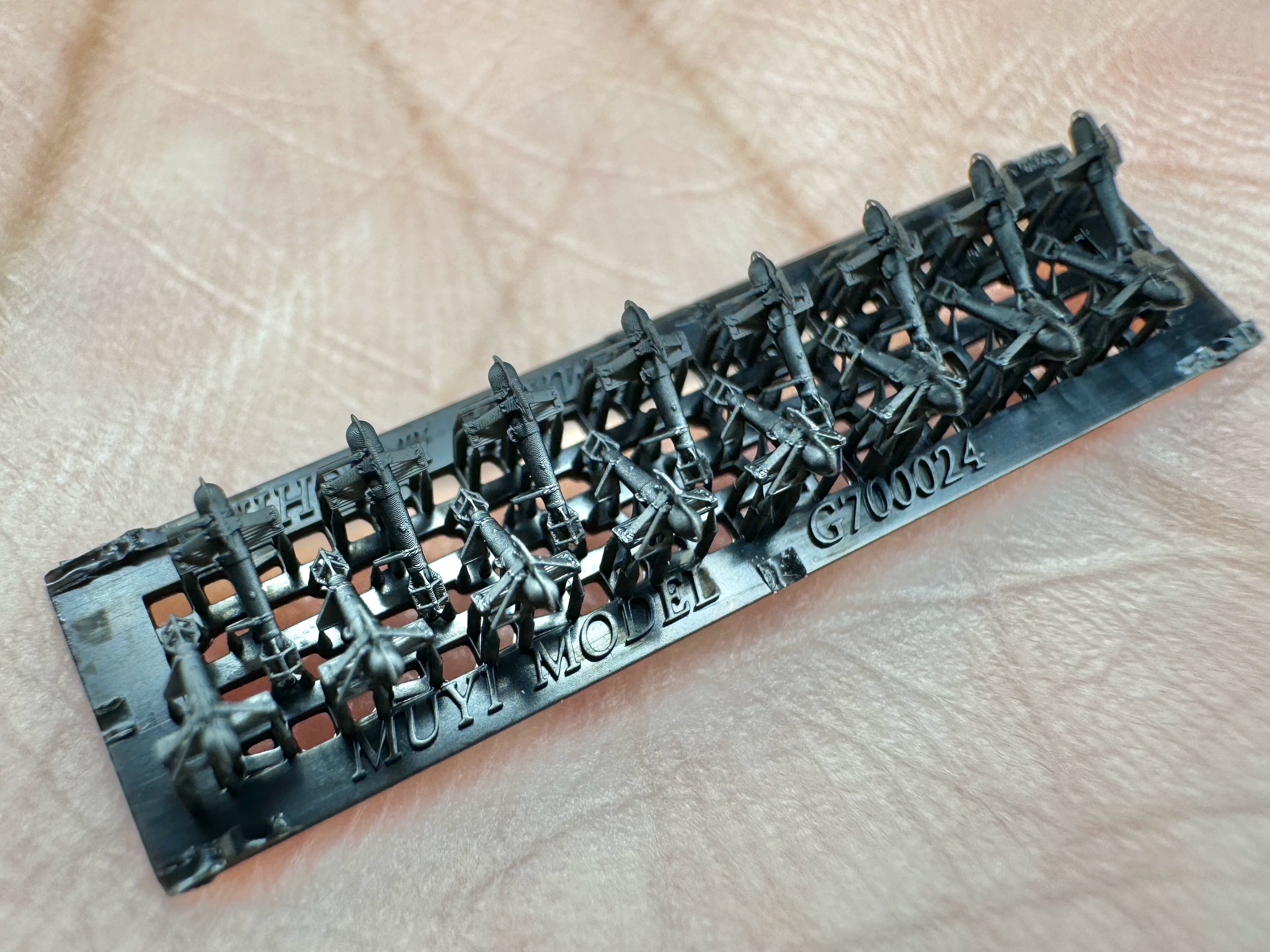 SSMODEL G700024  700 scale German Mineguard in two states