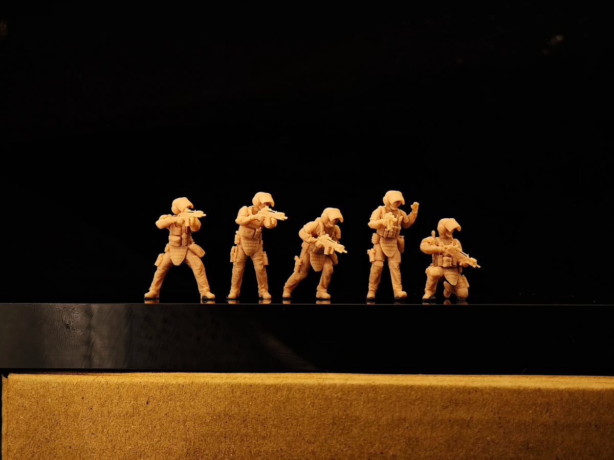 5 members of the German GSG9 special forces LSSNO250 1/35/48/64/72/87/100/144 — detail view 2