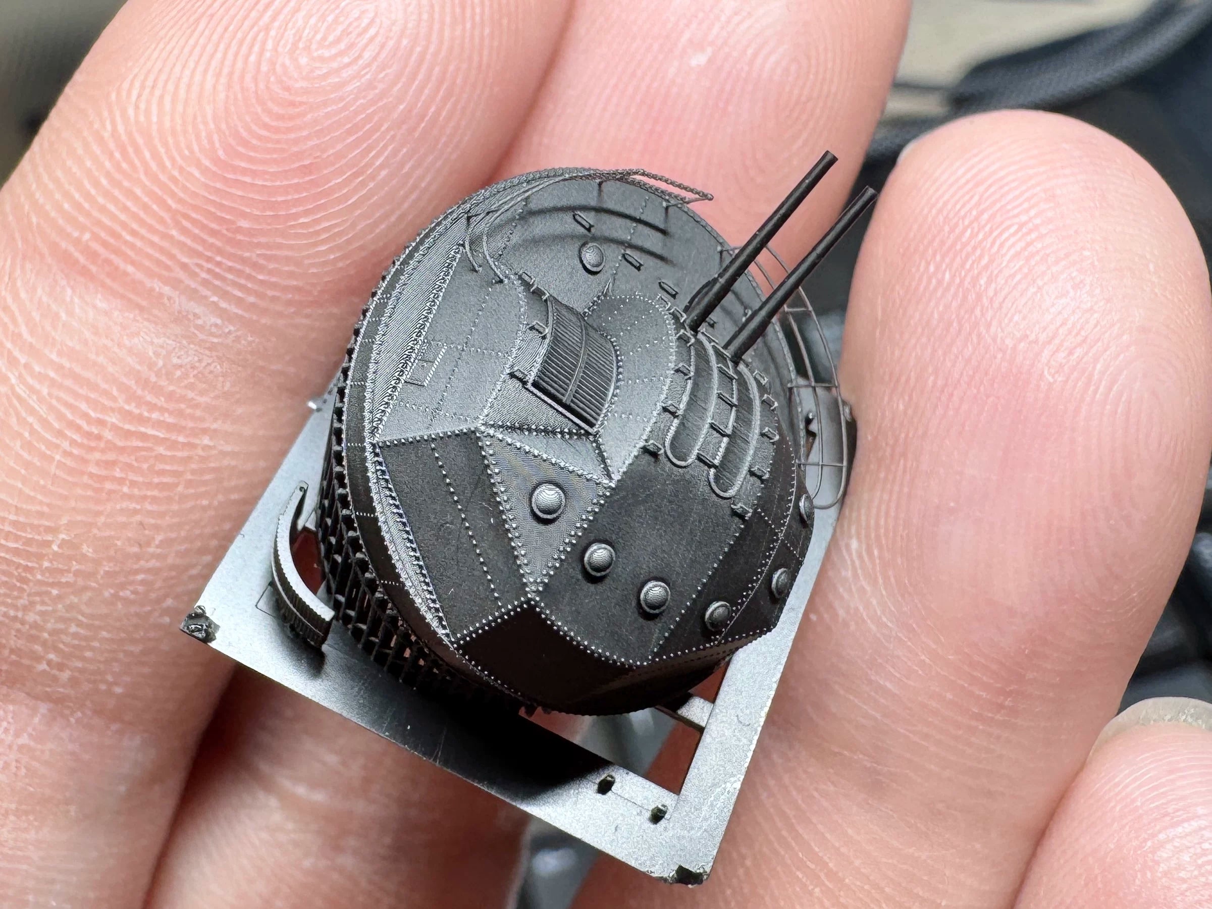 SSMODEL R350092  1/350 scale Big River 127 cannon with shield