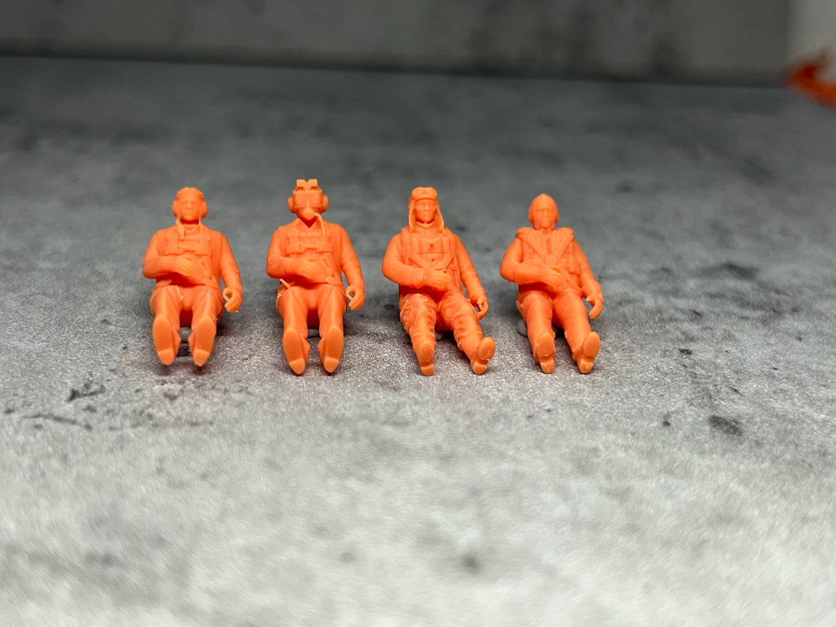 World War II pilots (4 men) LSSNO84 1/35/48/64/72/87/100/144