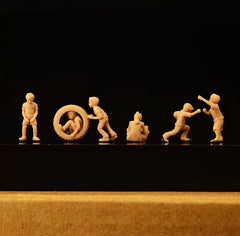 Miniature Model: Children Playing in World War II, 6-Person Group, Little Soldier, White Model LSSNO248 1/35/48/64/72/87/100/144