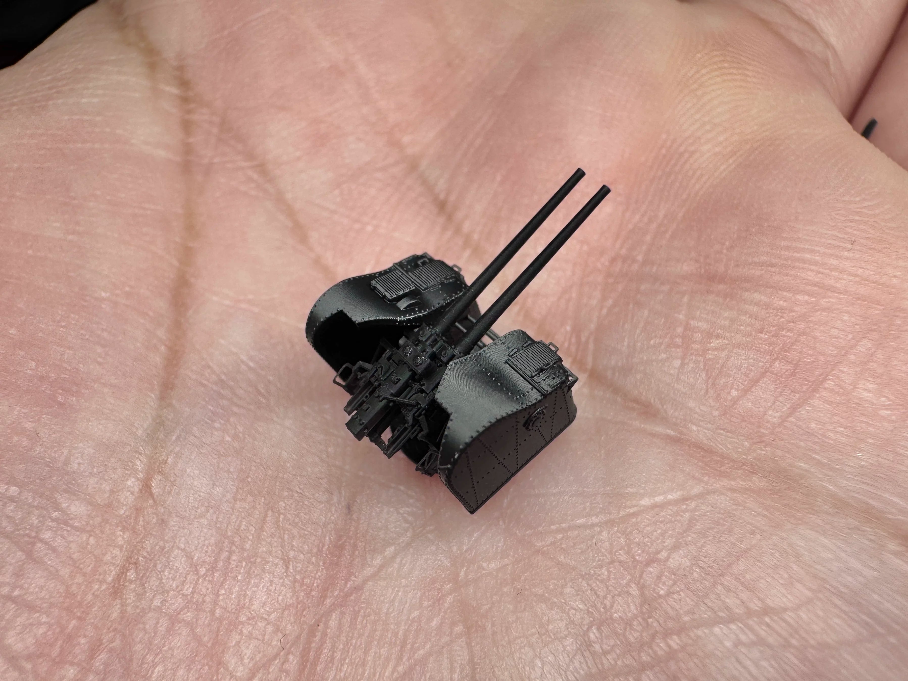 SSMODEL R350085  1/350 scale Jiujiu 100mm twin anti-aircraft gun