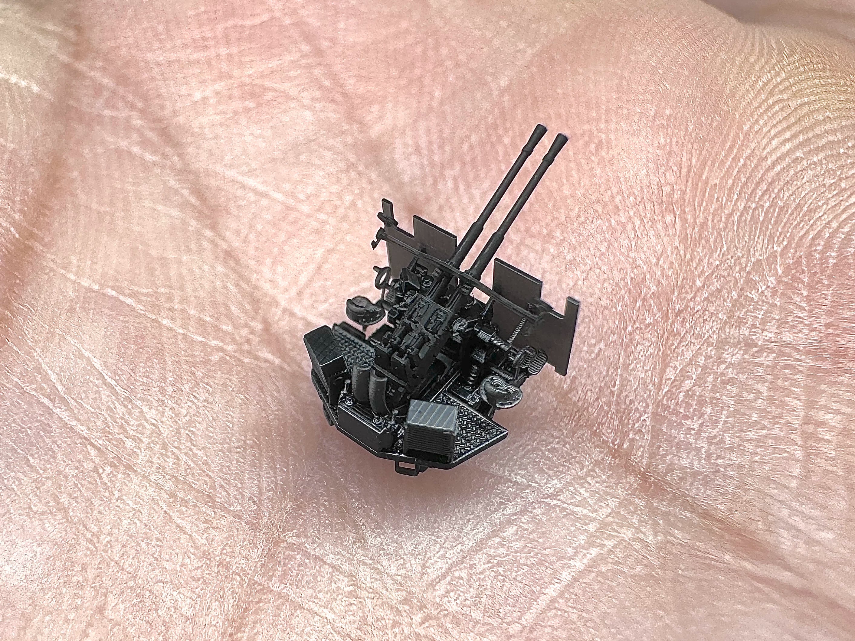 SSMODEL R350061   1/350Proportional Type 5 40mm cannon imitation Bofors angle adjustable