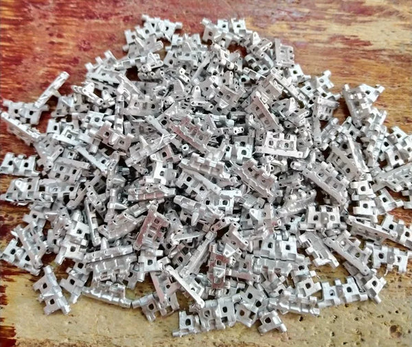 SSMODEL 35097  Type 97 tank model 1/35 metal tracks with pins