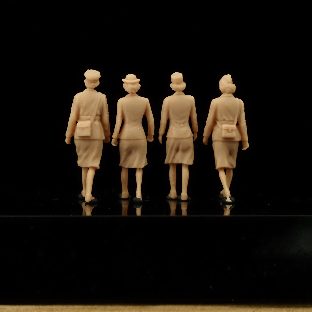 Allied Female Internal Service Team of Four during World War II LSSNO144 1/35/48/64/72/87/100/144 — detail view 3