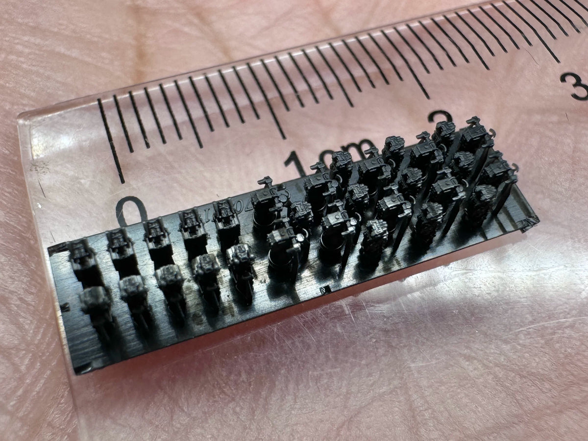SSMODEL G700014   700 scale German Navy fire control group — detail view 6