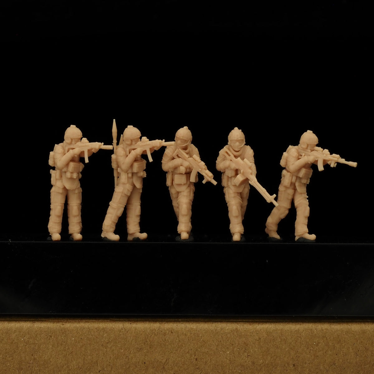 10 people in the modern Russian Federation LSSNO128 1/35/48/64/72/87/100/144 — detail view 2