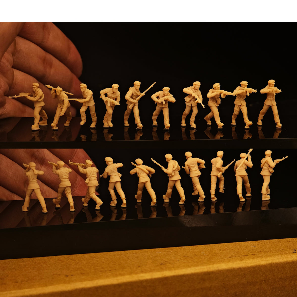 10 members of the Workers' and Peasants' Red Army, consisting of White Model soldiers LSSNO302 Main image