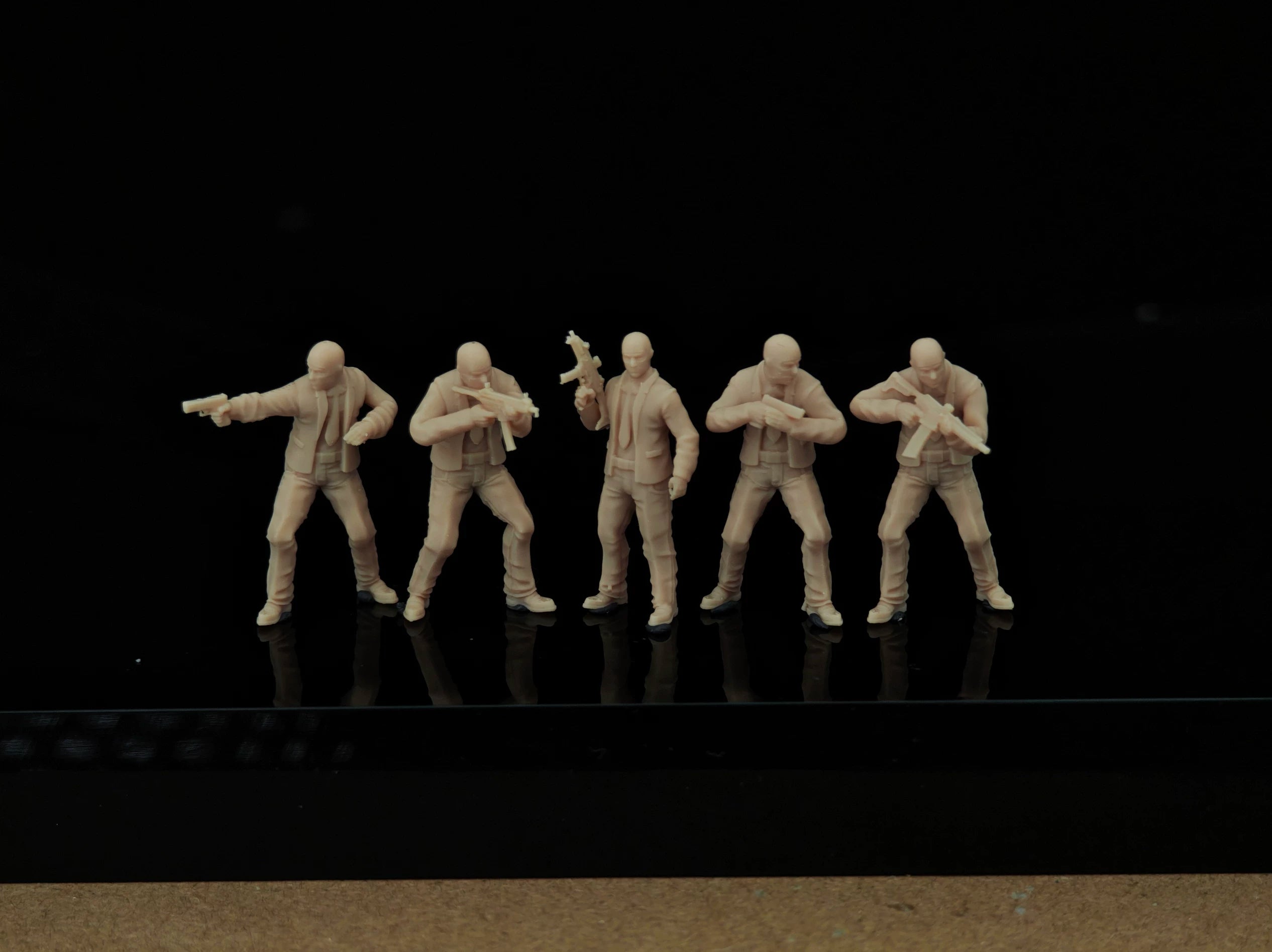 Modern Suit-Wearing Thugs (5-man group) LSSNO156 1/35/48/64/72/87/100/144