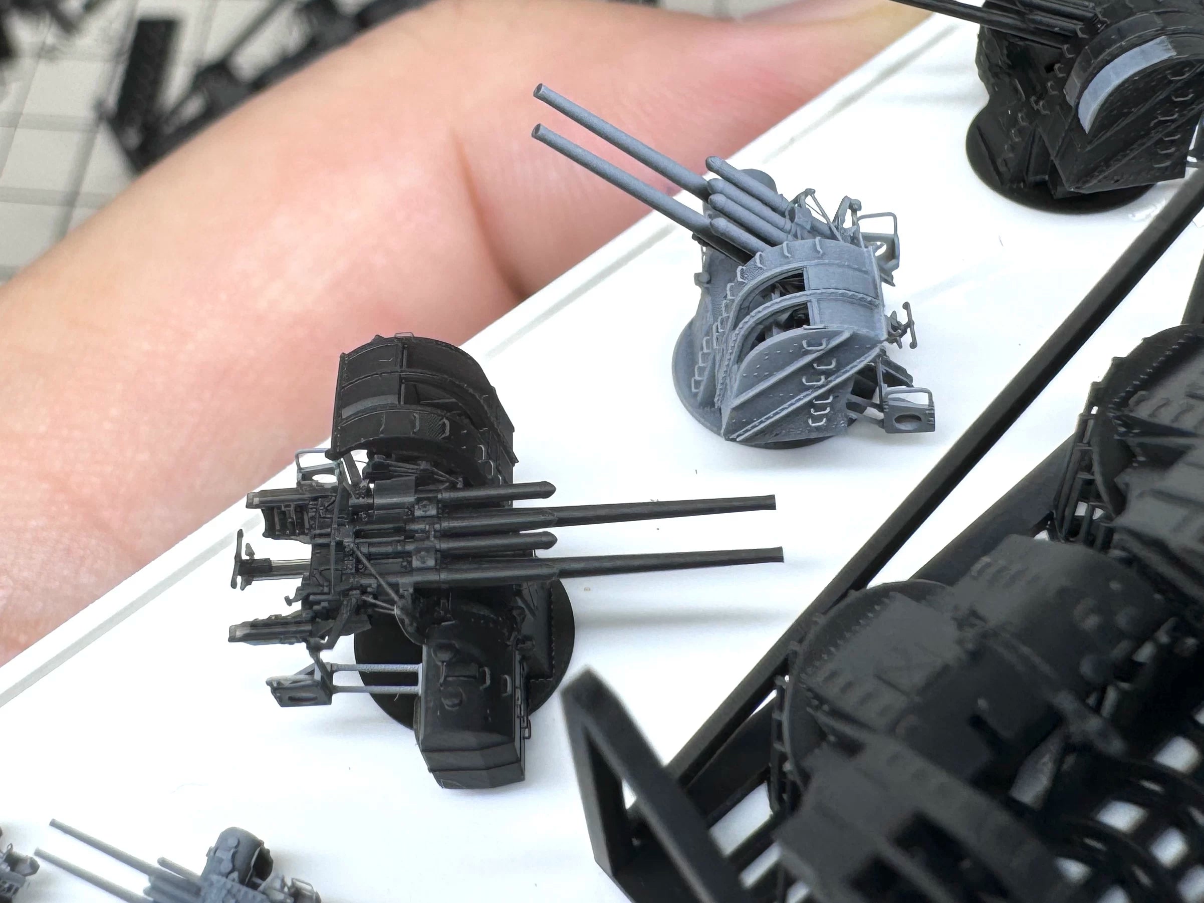 SSMODEL R350015   1/350Proportional 127mm anti-aircraft gun early split three angle adjustments
