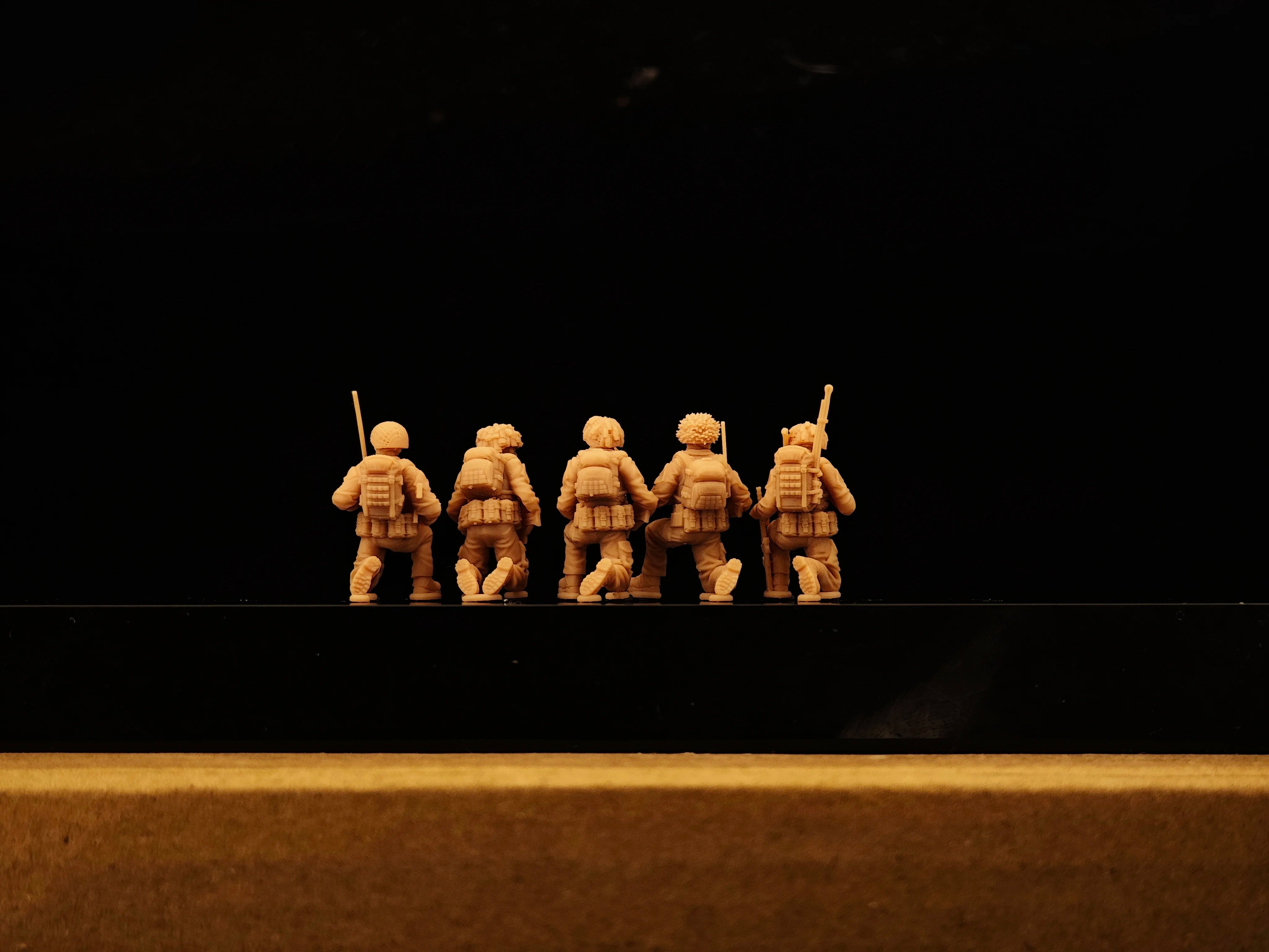 Modern British infantry (5 men)  LSSNO258 1/35/48/64/72/87/100/144