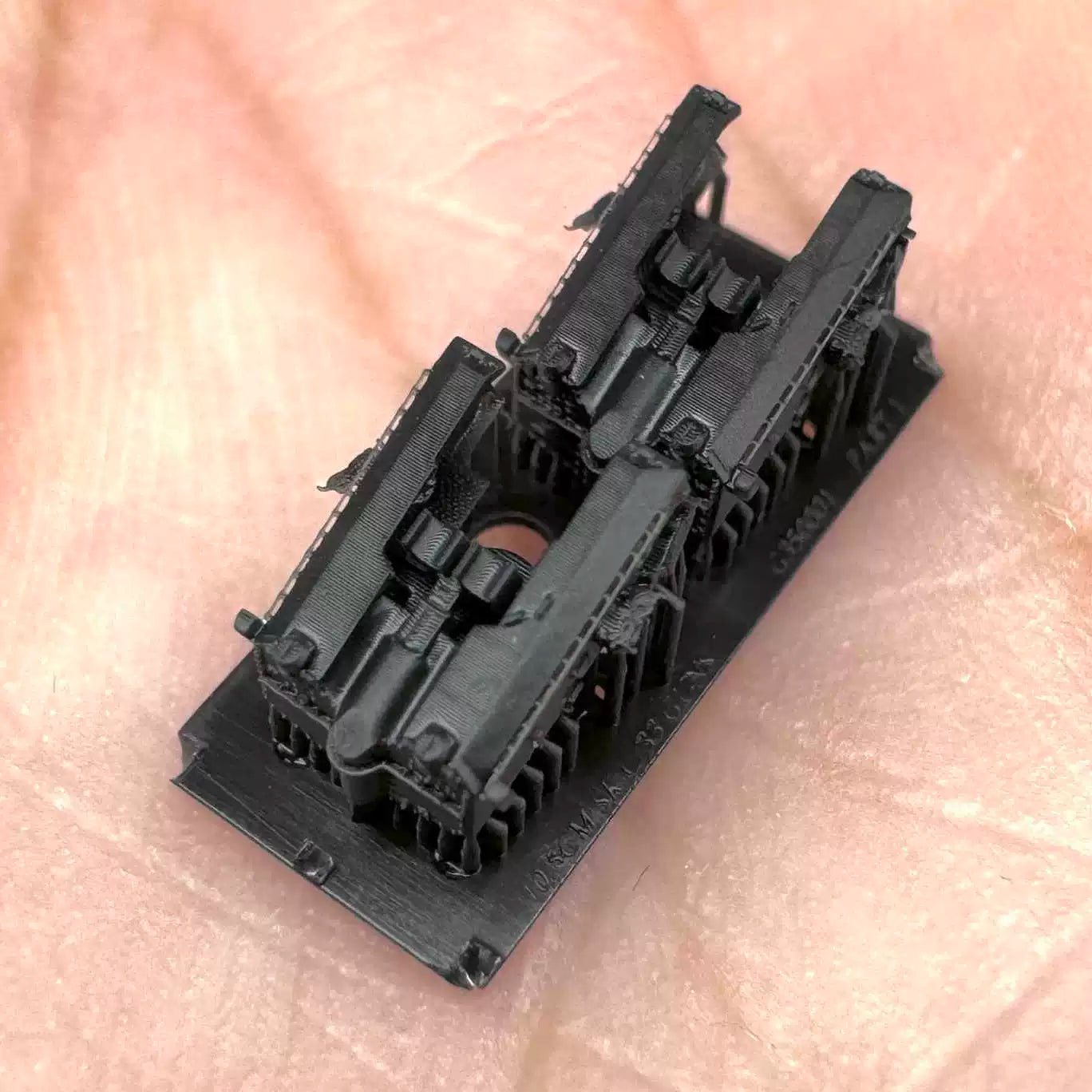 SSMODEL G700001 700 scale German 105mm SK C/33 LC31 dual mount