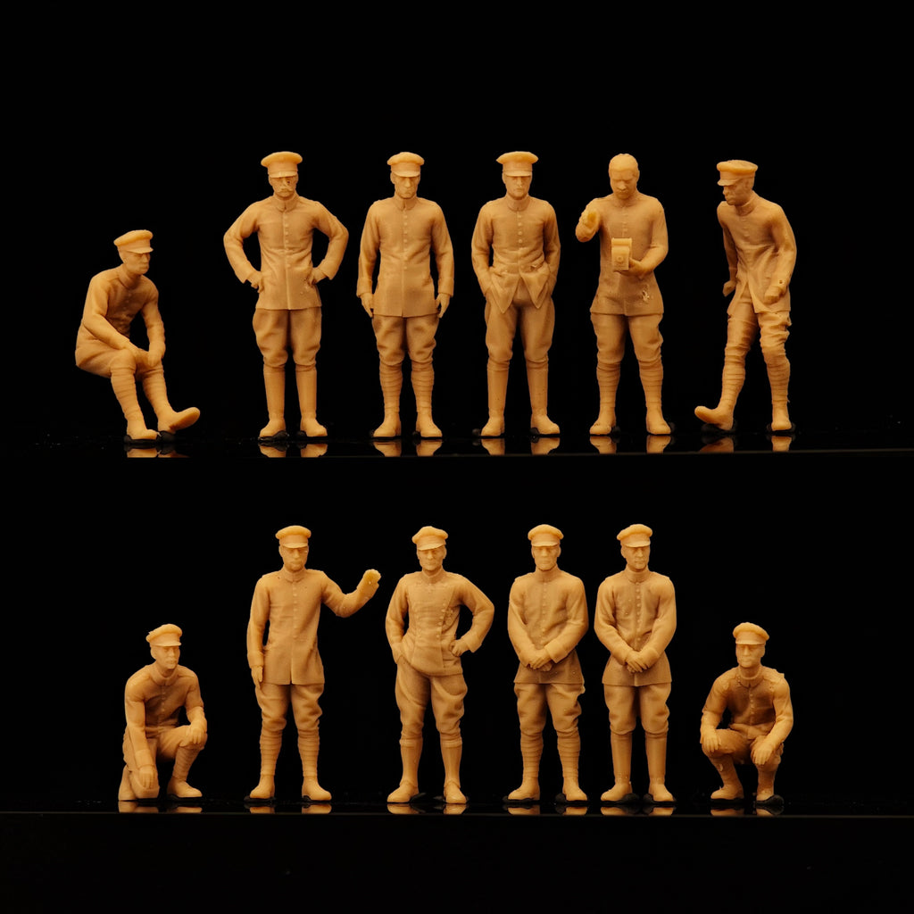 A photo of Red Baron pilots from World War I with 12 white-painted life-size figures LSSNO278 1/35/48/64/72/87/100/144