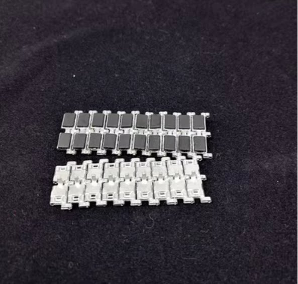 SSMODEL  1/35   SX35006 Leopard 2A5/A6 Track Model Available with Border BT-002