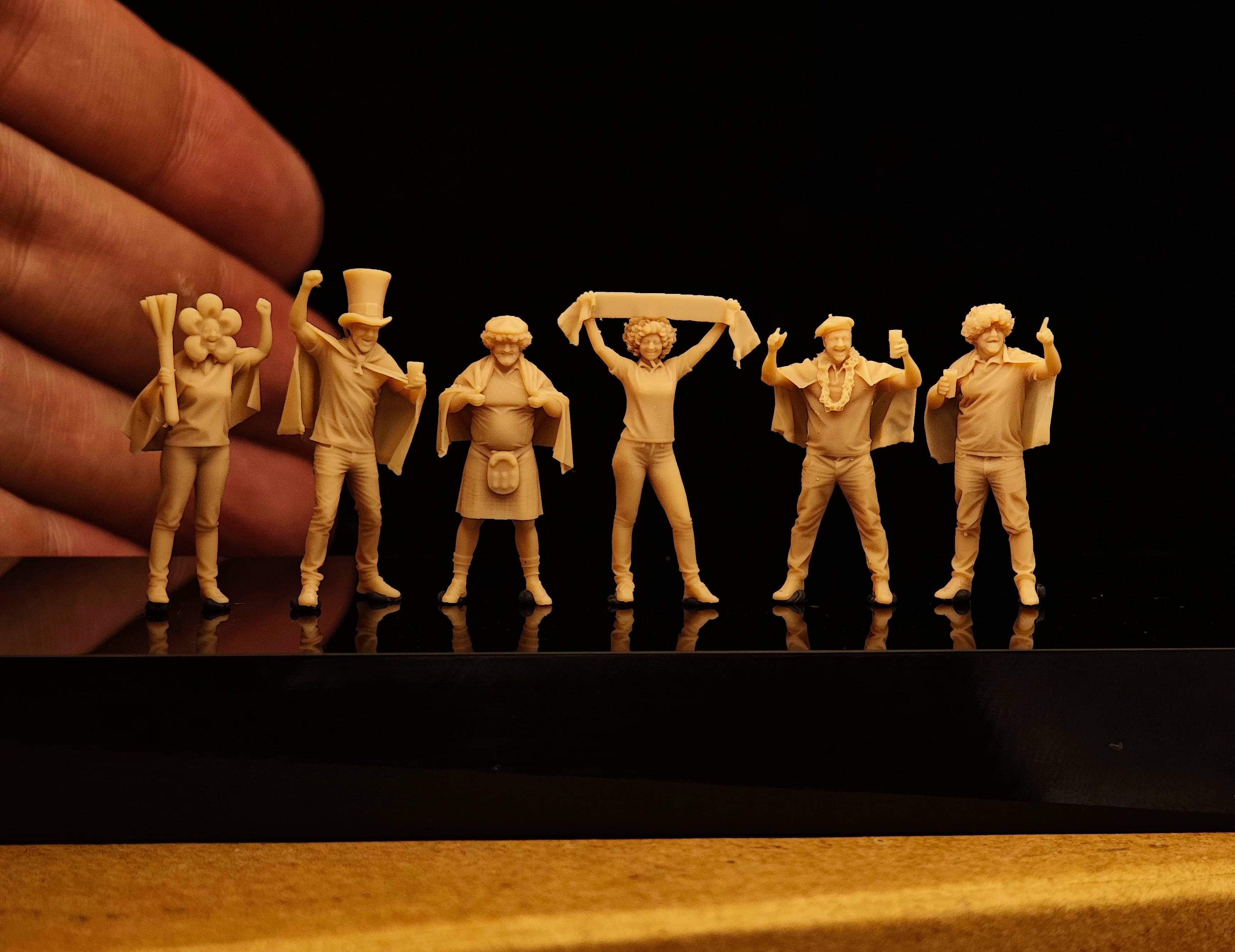 Modern European League World Cup Football Fans 6-Person Miniature Scale Model LSSNO309 1/35/48/64/72/87/100/144
