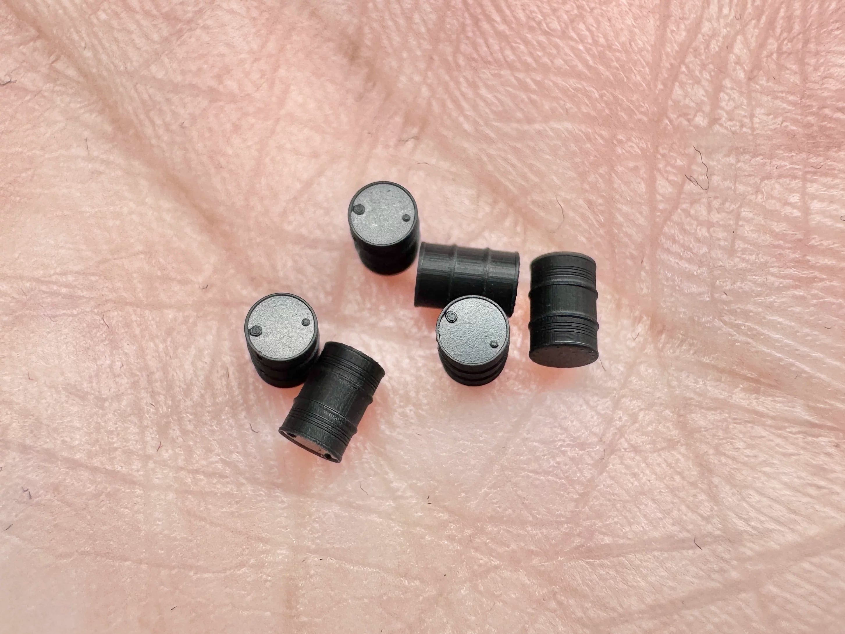 SSMODEL R350099 1/350 scale oil drums used by various countries