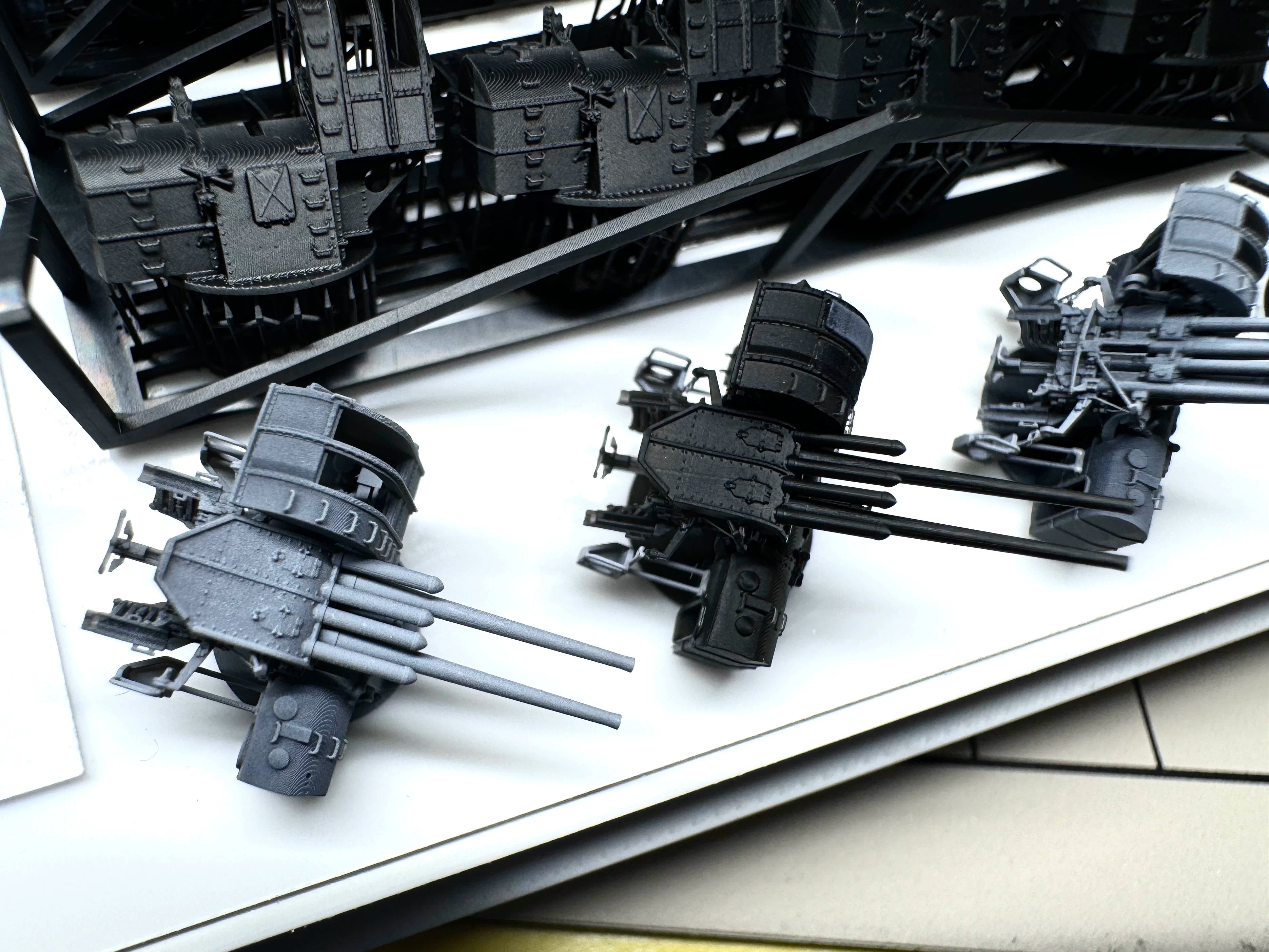 SSMODEL R350016   1/350Ratio 127mm gun late stage split three angle adjustments