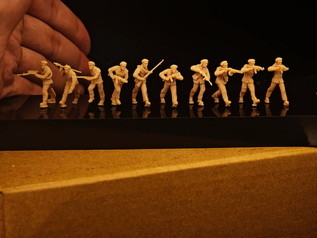 10 members of the Workers' and Peasants' Red Army, consisting of White Model soldiers LSSNO302