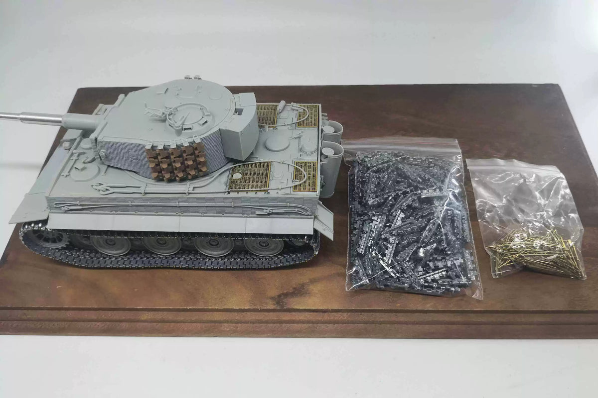 SSMODEL    SX35023 Tiger Tank Mid-Late Stage Environmentally Friendly Zinc Alloy Metal Track with Pins 1/35