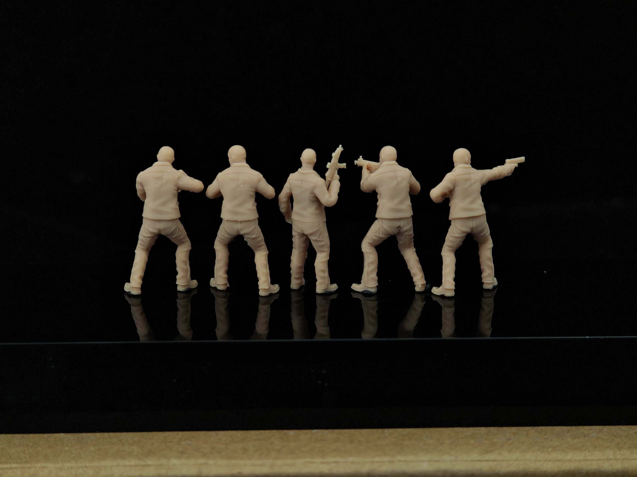 Modern Suit-Wearing Thugs (5-man group) LSSNO156 1/35/48/64/72/87/100/144
