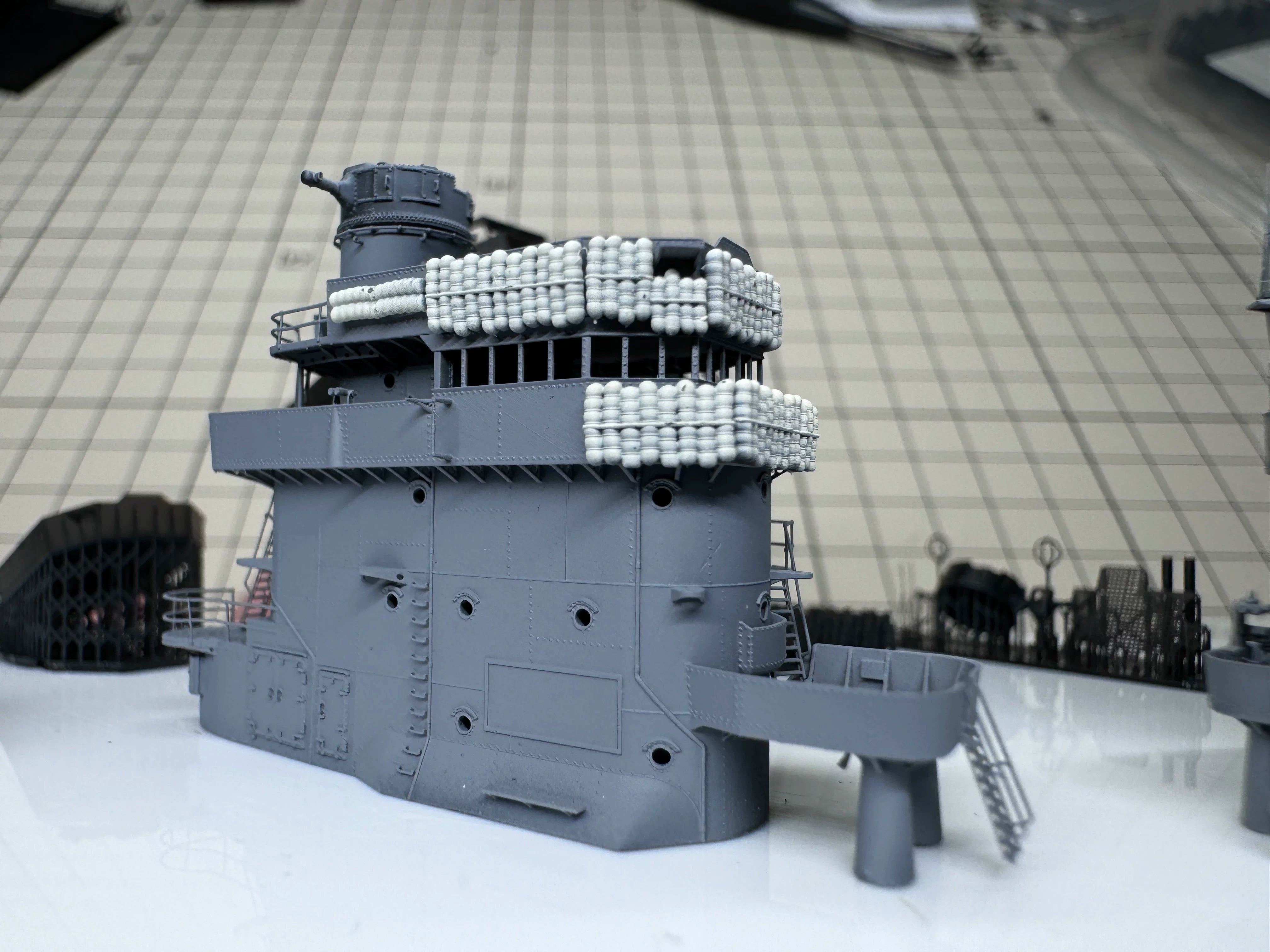SSMODEL R350051   1/350Proportions flying long bridge bulletproof sandbags