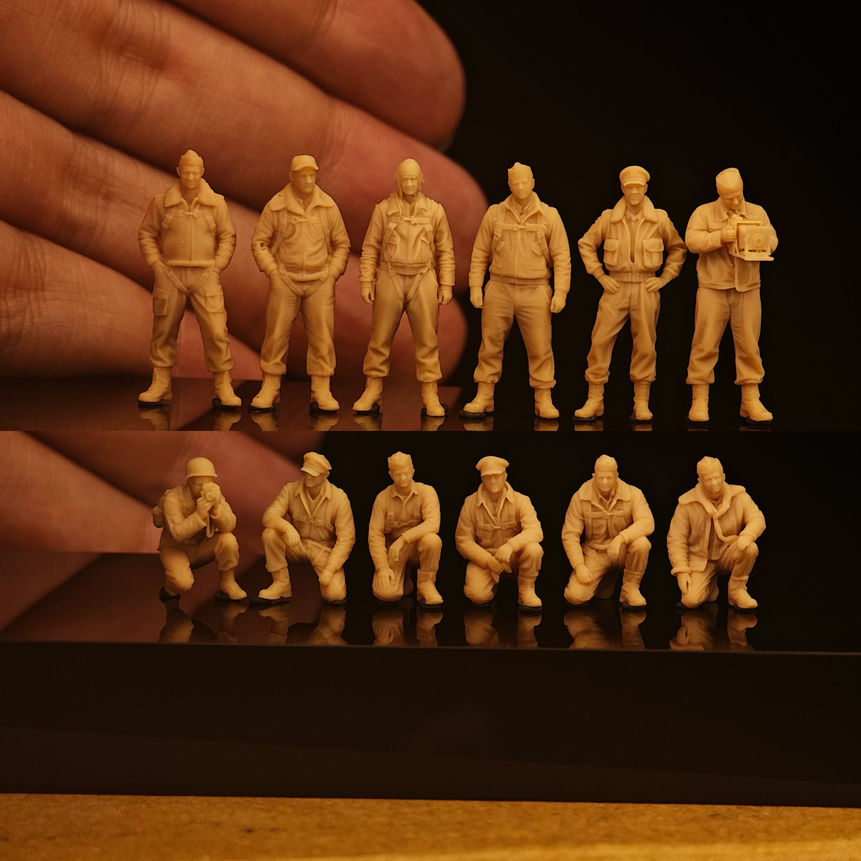 White model of 12 American bomber pilots and photographers from WWII LSSNO293 1/35/48/64/72/87/100/144